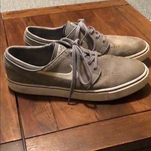 Gray Nike SP suede skateboard sneaker